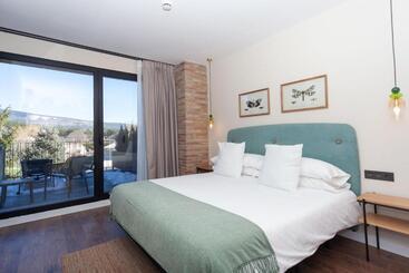 هتل Duruelo Mountain Suites