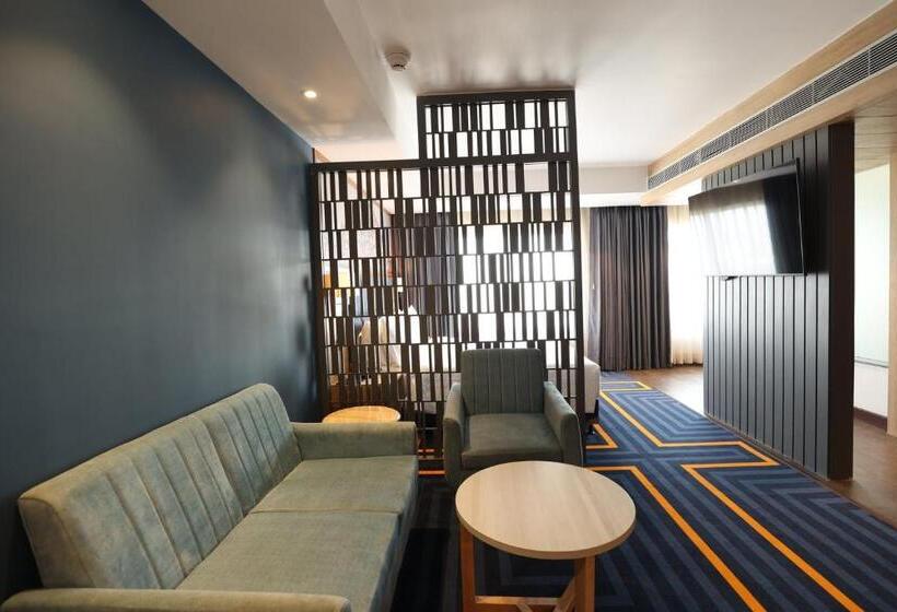 هتل Holiday Inn Express & Suites Jaipur Gopalpura