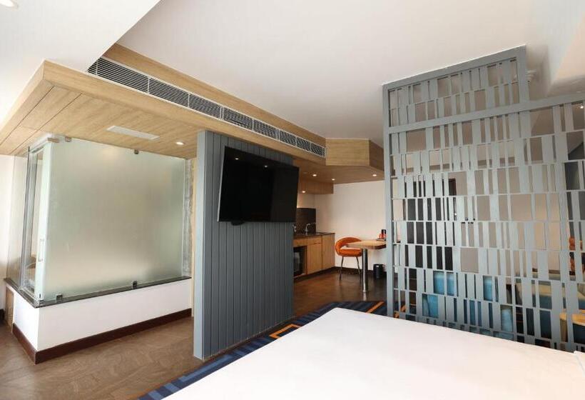 هتل Holiday Inn Express & Suites Jaipur Gopalpura