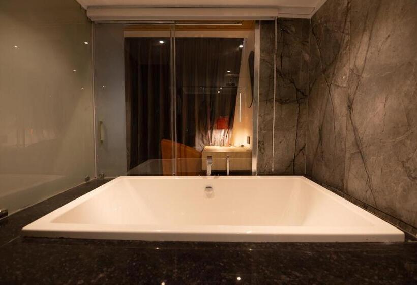 هتل Holiday Inn Express & Suites Jaipur Gopalpura