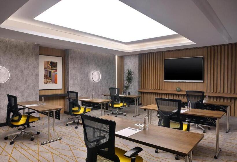 هتل Holiday Inn & Suites   Al Khobar, An Ihg