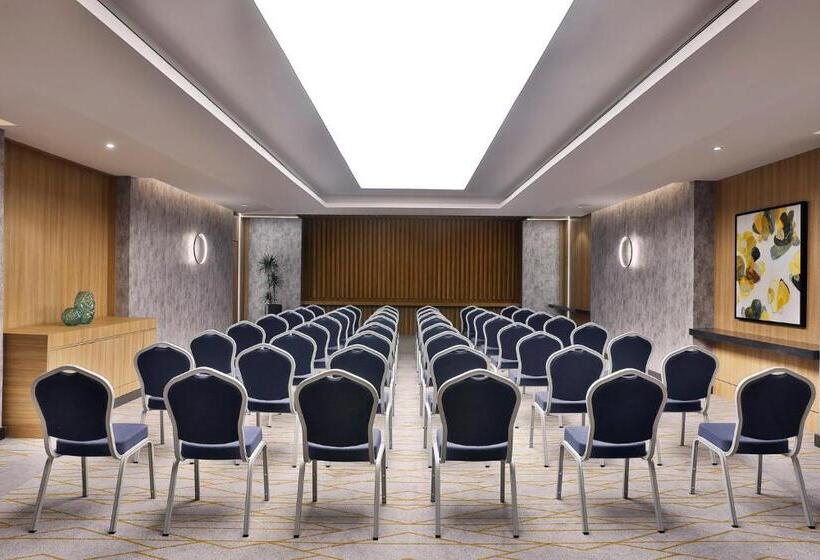 هتل Holiday Inn & Suites   Al Khobar, An Ihg