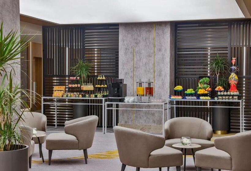 هتل Holiday Inn & Suites   Al Khobar, An Ihg