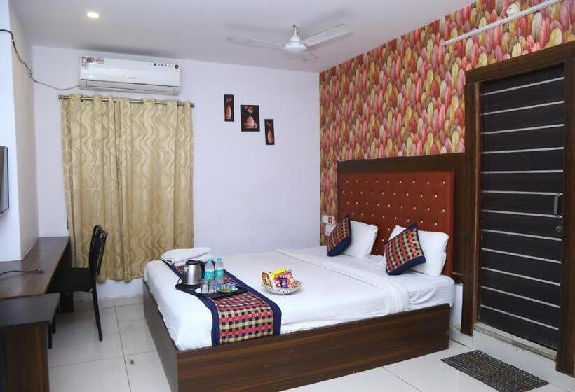 هتل Mn Grand Shamshabad Airport Zone Hyderabad