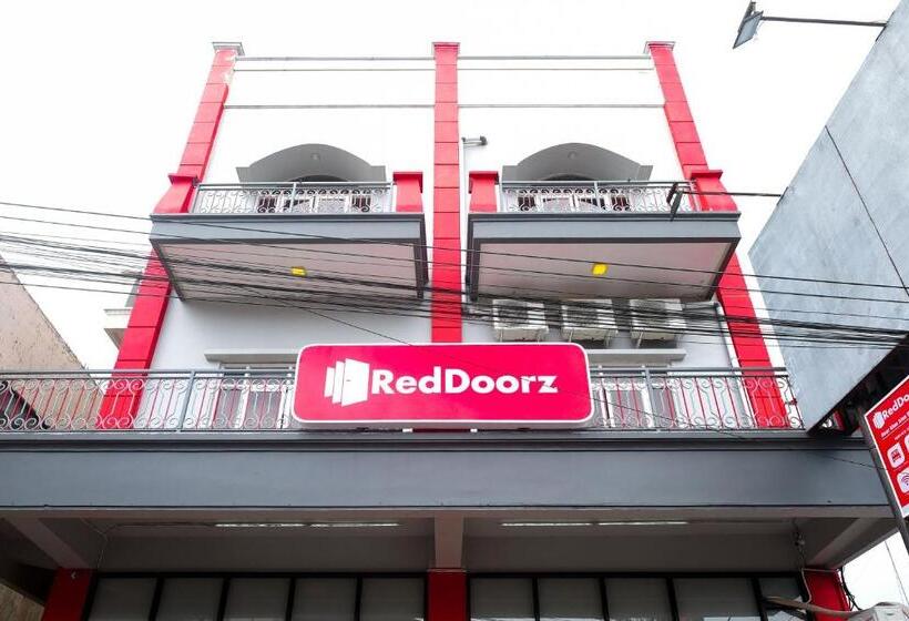 هتل Reddoorz Near Alun Alun Magelang 2