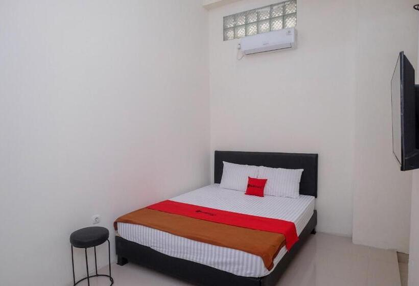 هتل Reddoorz Near Alun Alun Magelang 2