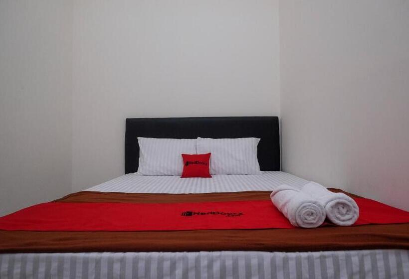 هتل Reddoorz Near Alun Alun Magelang 2