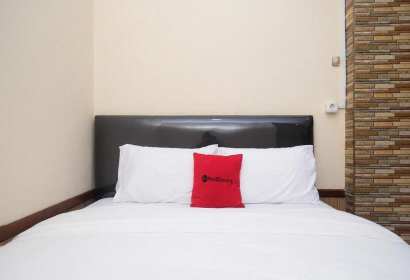 هتل Reddoorz Syariah Near Kampus Unsoed Purwokerto