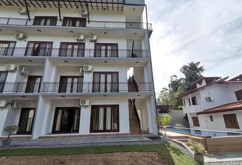 هتل Y Villa Residencies
