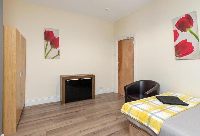 Pensão City Centre Large Luxury Rooms Free Parking