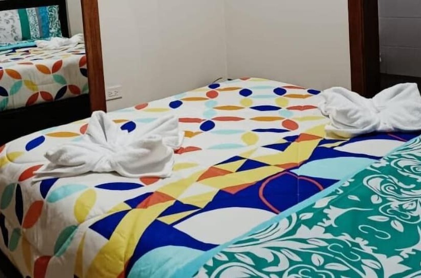 بنسيون Nice Hostal El Quinche