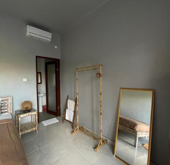 پانسیون Tyana Private Room In Batu Bolong 26