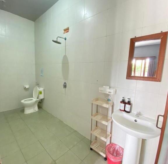 پانسیون Tyana Private Room In Batu Bolong 26