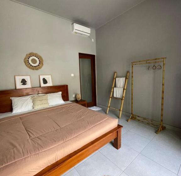 پانسیون Tyana Private Room In Batu Bolong 26