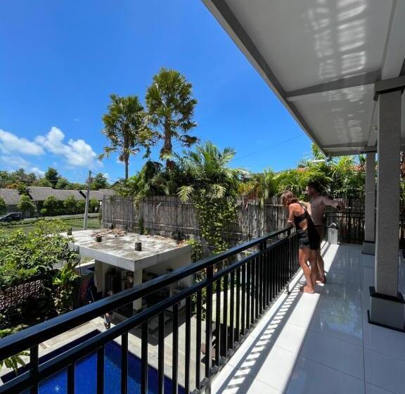پانسیون Tyana Private Room In Batu Bolong 26