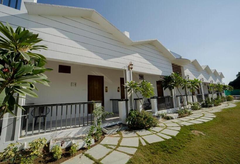 Yellow Tail By Puggles Resorts