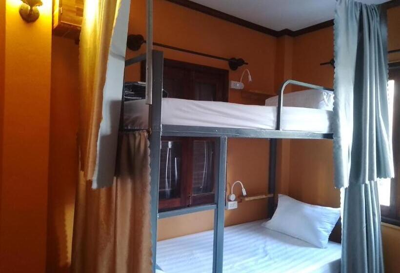 הוסטל Funny Riverside Backpackers