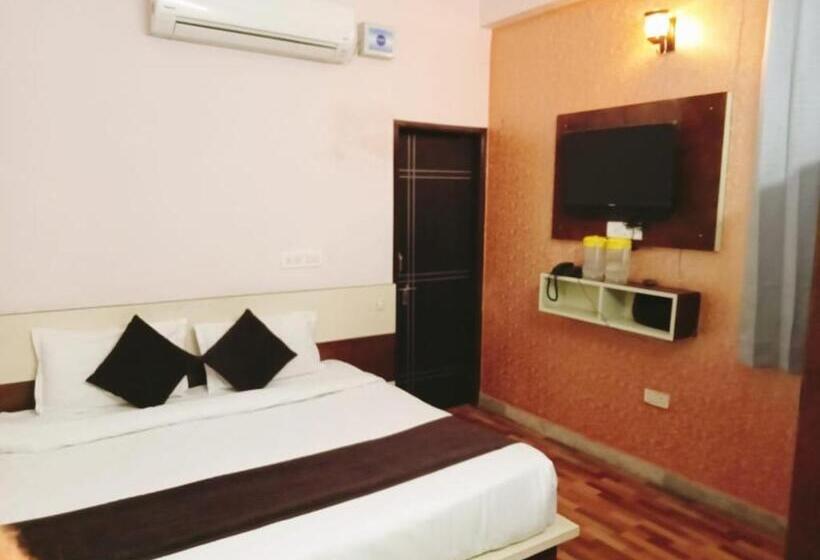 فندق Arya Inn