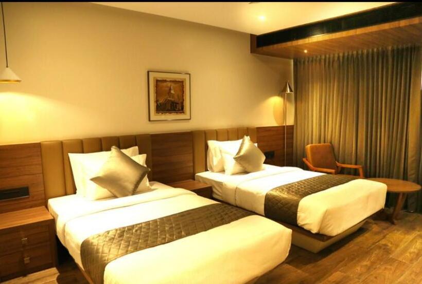 Отель Crystal Suites