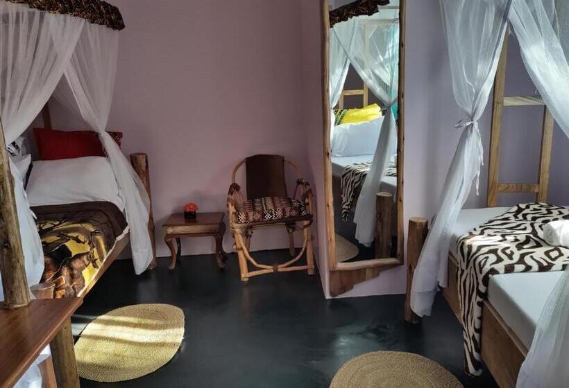 هتل Kilimanjaro Scenic Lodge