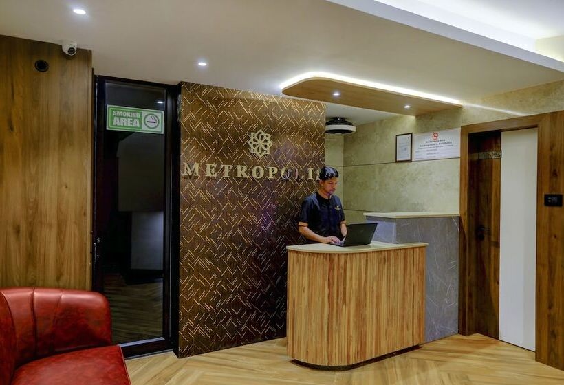 فندق Metropolis Business