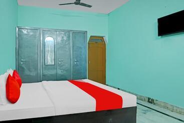 هتل Oyo Flagship 70391 Babas House Banaras Railway Station