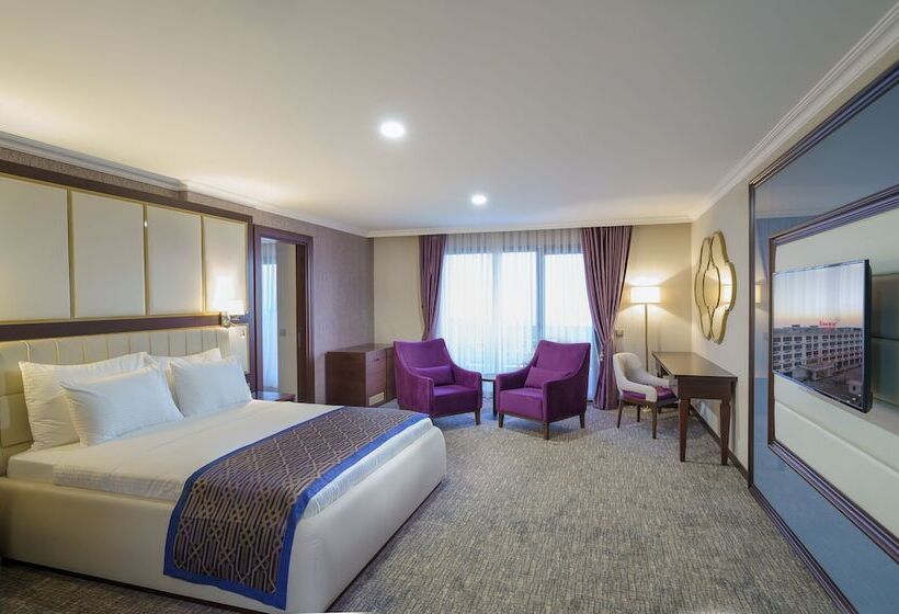 هتل Ramada Plaza By Wyndham Silivri