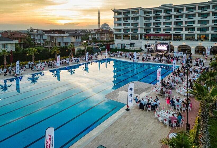 هتل Ramada Plaza By Wyndham Silivri