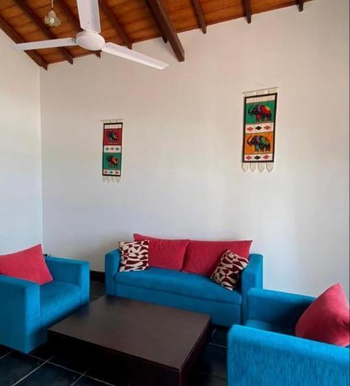 בית מלון כפרי Reef Bungalow