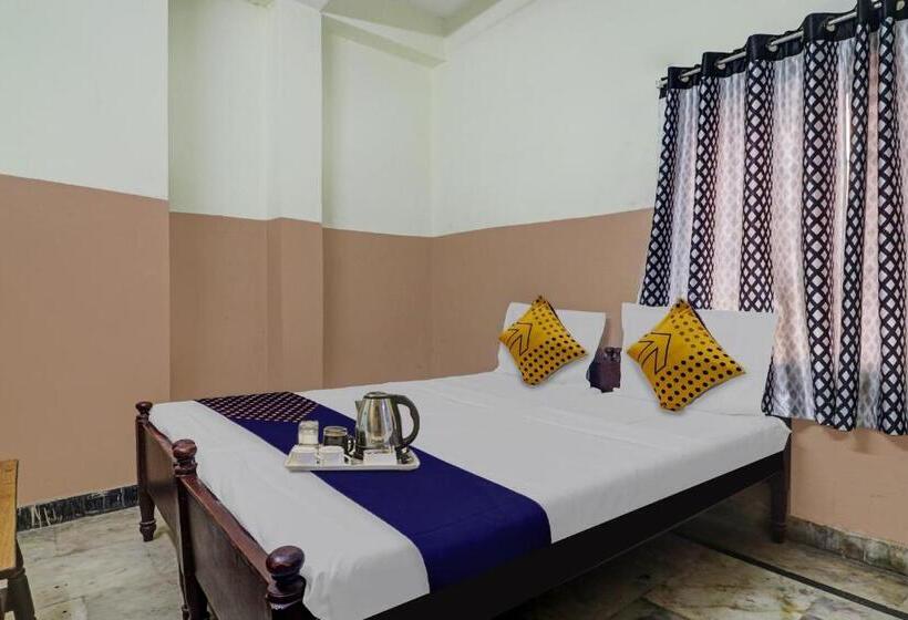 هتل Spot On Sri Sai Lohith Lodge Near Secunderabad Railway Station