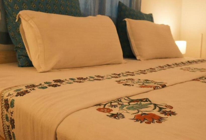 پانسیون Coco Moon