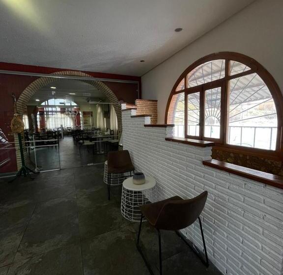 پانسیون Hostal El Botero