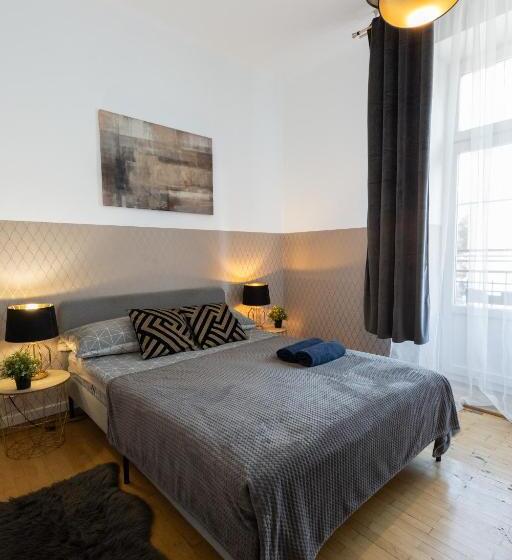 هاستل Clicktheflat Aleje Niepodległości Center Apart Rooms