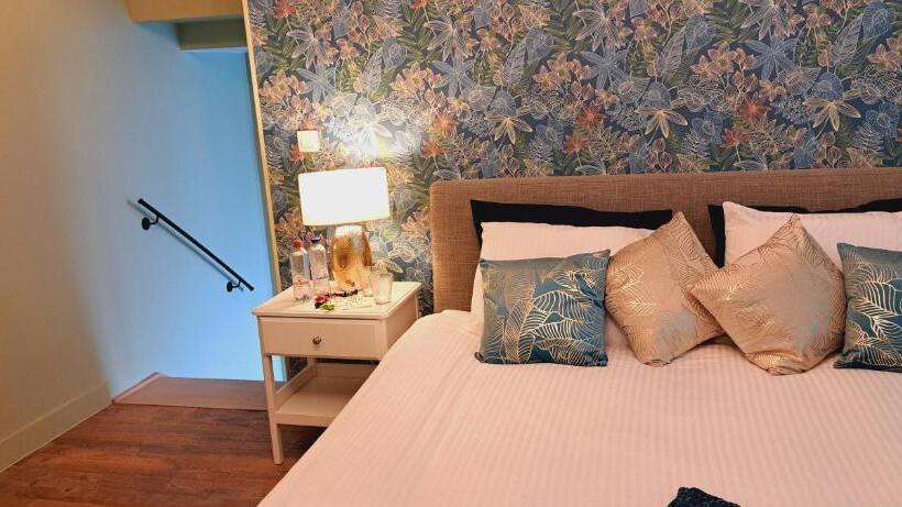 تختخواب و صبحانه The Newport Lodge   Incl 3h Wellness & Use Ebikes & Breakfast