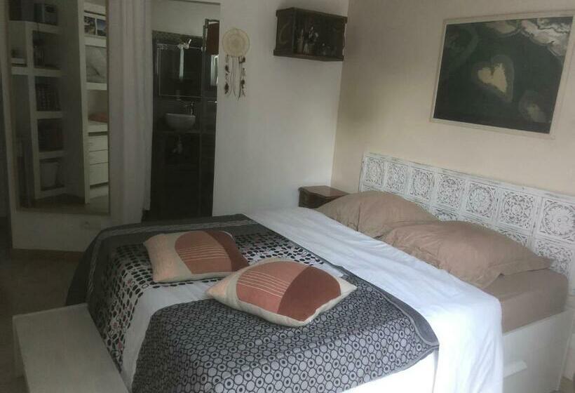 Bed and Breakfast Villa Oliveraie