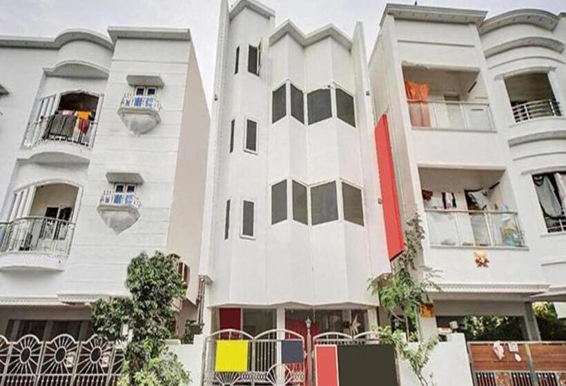 هتل Fabexpress Joel Inn   Nr St Thomas Mount Church & Grand Mall & Phoenix Marketcity Chennai