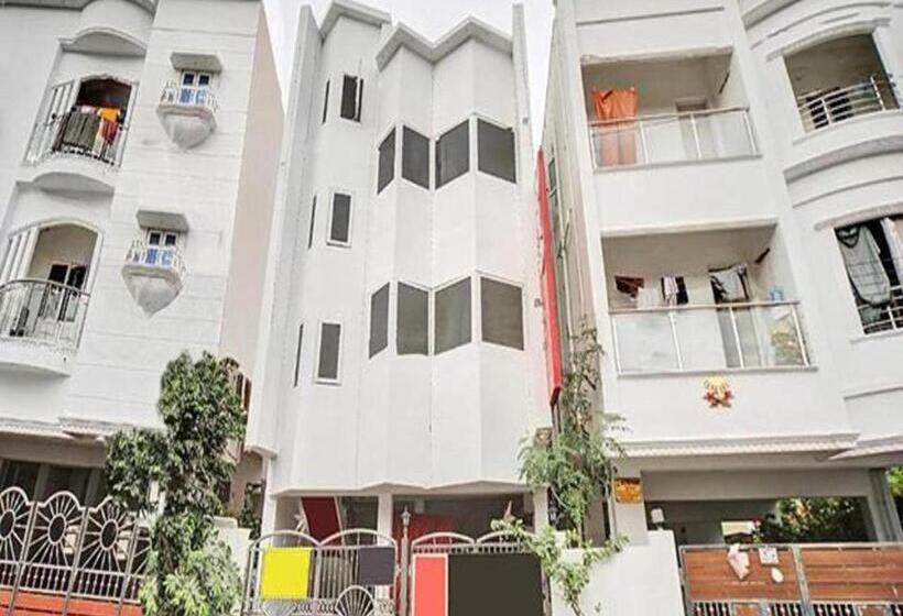 هتل Fabexpress Joel Inn   Nr St Thomas Mount Church & Grand Mall & Phoenix Marketcity Chennai