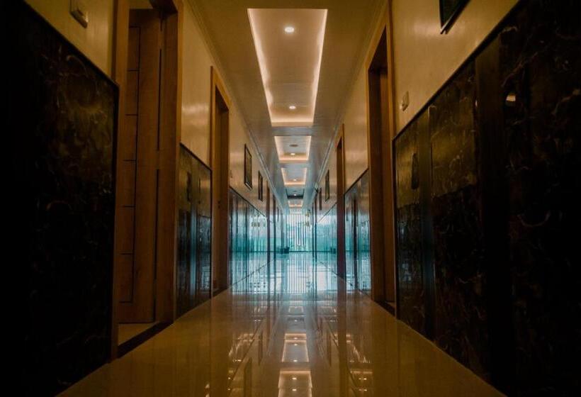 هتل Grand Lotus