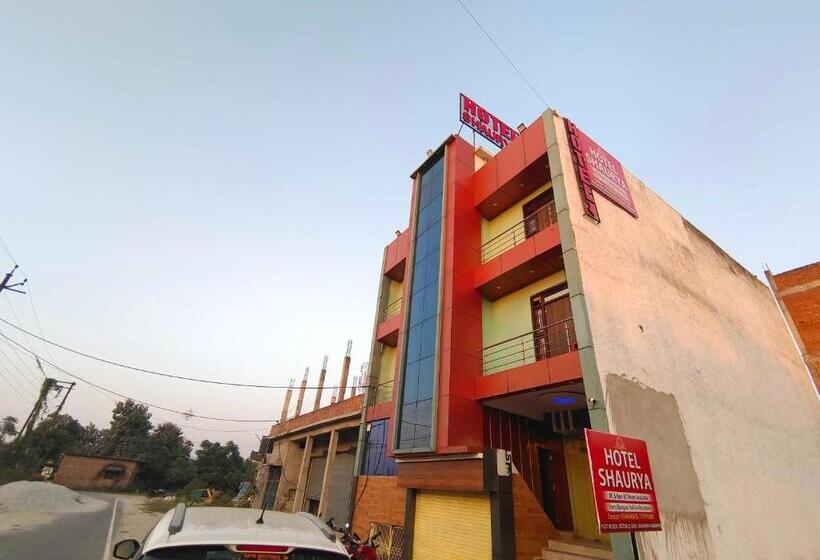ホテル Oyo 70355  Shaurya