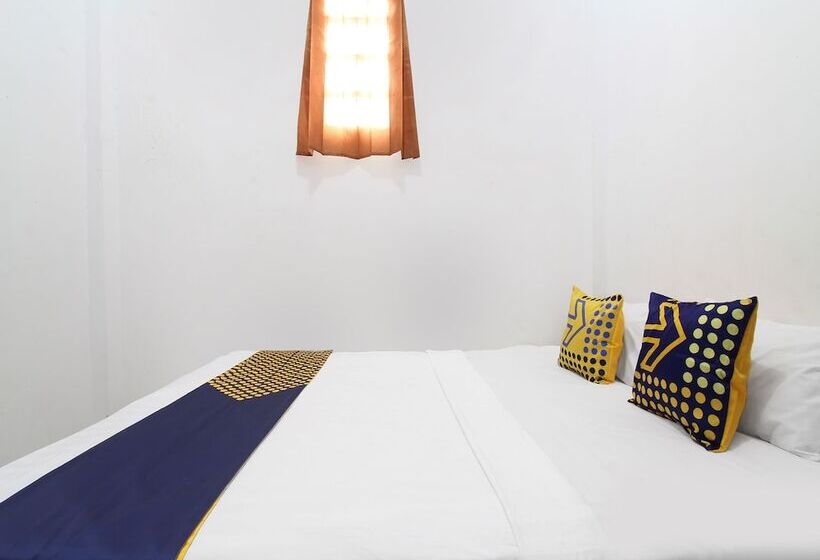 فندق Spot On 91935 Hellena Guesthouse