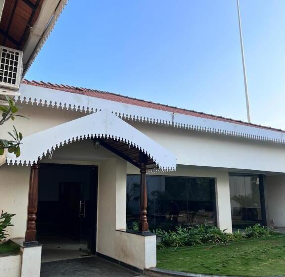 Mayur Belgaum Presidency Hotel & Spa   10 Kms From Belgaum Airport Ixg