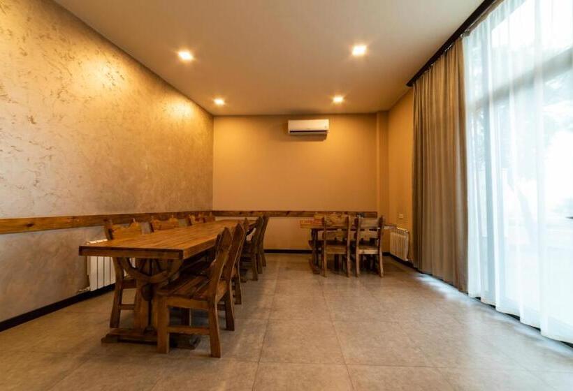 پانسیون B H Y Guesthouse In Yerevan