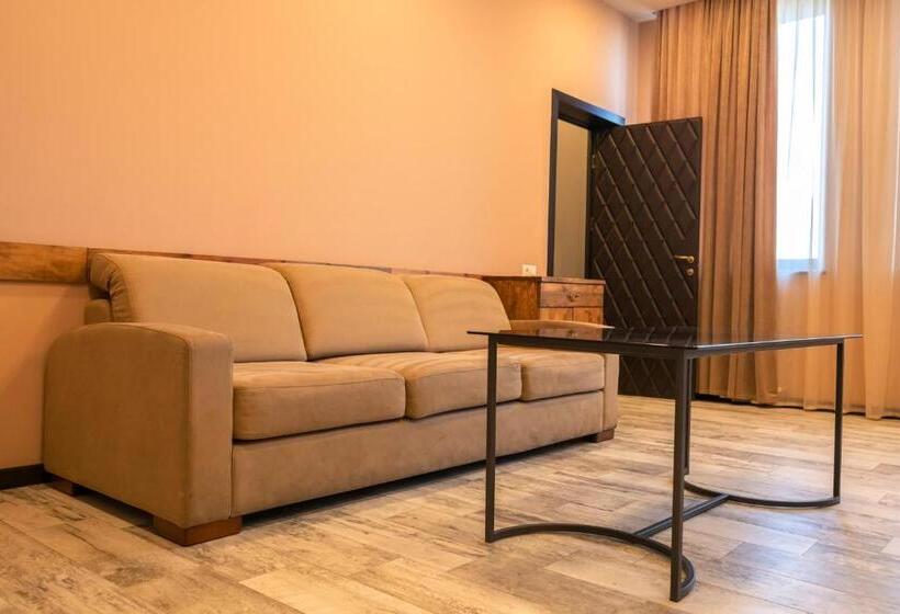 پانسیون B H Y Guesthouse In Yerevan