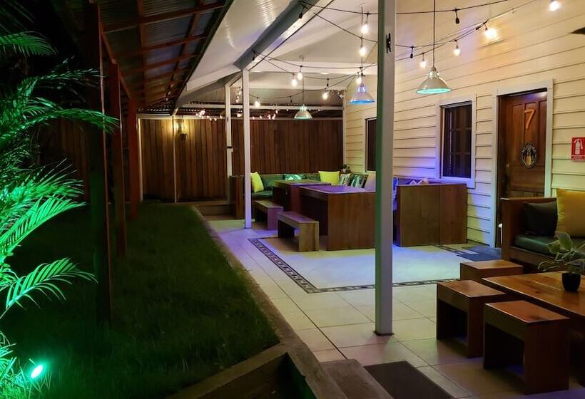 Pensão Pineapple House, Bocas del Toro as melhores promoções com Destinia