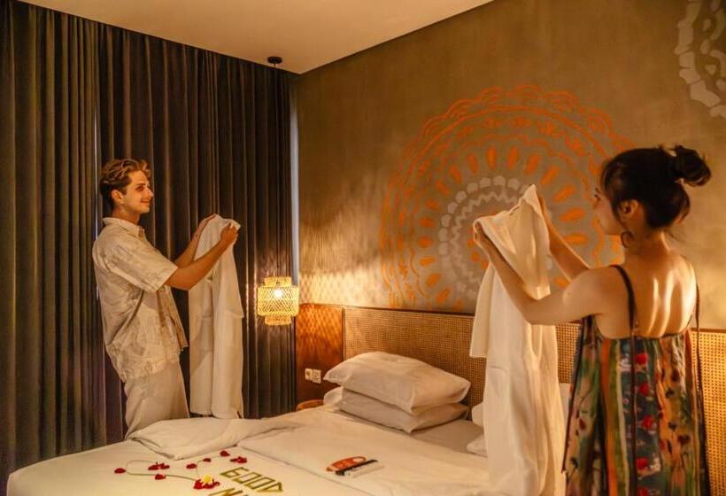 هاستل Roomates Surf Camp Canggu By Ini Vie Hospitality