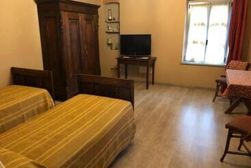 هتل Agriturismo La Longa