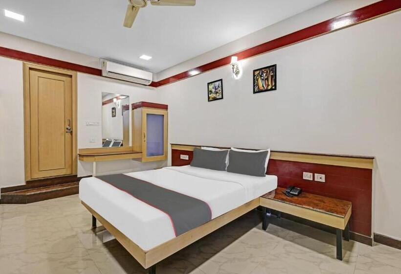 هتل Collection O Sri Sai Ram Suites