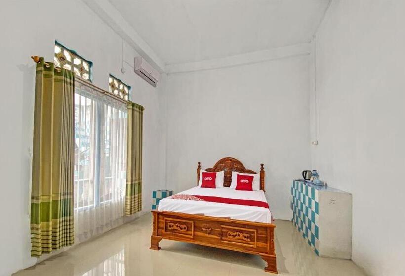هتل Oyo 91927 Homestay Kebun