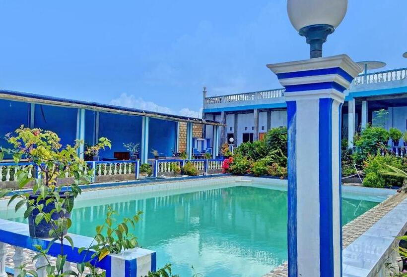 هتل Oyo 91927 Homestay Kebun