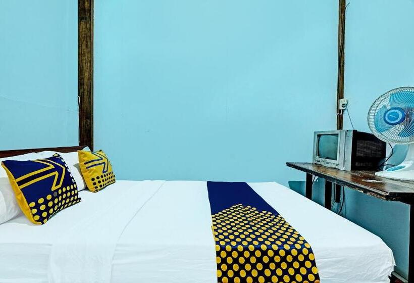 هتل Spot On 91916 Joglo Doyong Homestay Syariah